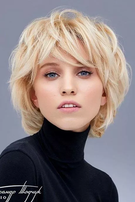 Frisuren 2023 blond mittellang frisuren-2023-blond-mittellang-91_12-4
